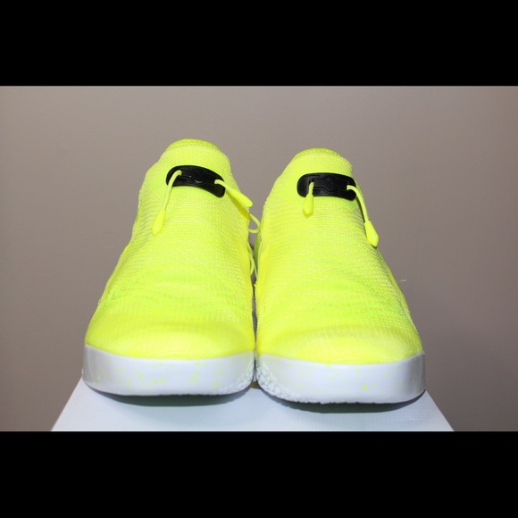 Kobe A.D. NXT HMD Volt - Picture 2 of 8